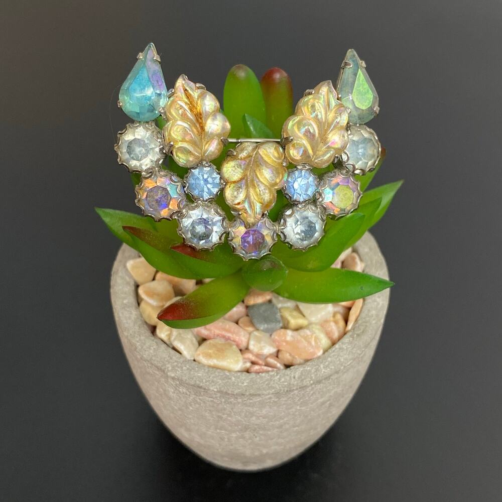Vintage WEISS Iridescent Crystal & Molded Leaf Crescent Brooch Pin 50s Glam